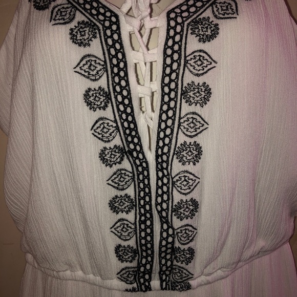 Romper - Picture 2 of 5